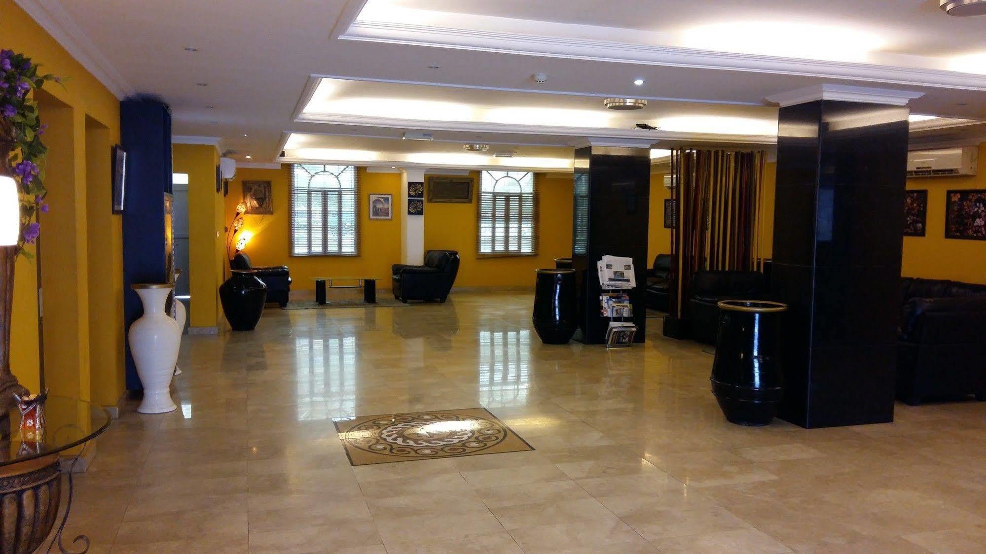 Majestic Hotel 3*